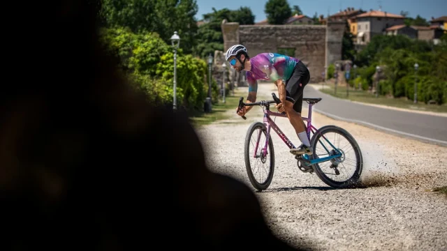 BMC Roadmachine全能公路车评测：竞技与舒适兼顾