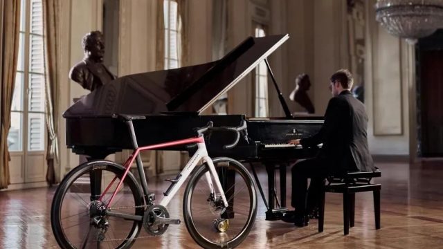 Colnago C72结合米兰斯卡拉歌剧院美学，全球限量72台