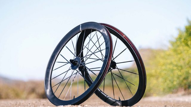 告别蛇咬与脱框！CADEX全新Gravel 50框高轮组：Max GXR！