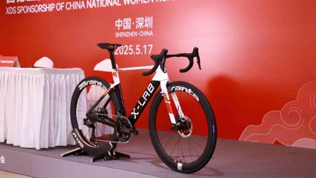 霓裳覆雪 驭风而行 中国女子队版X-LAB AD9巾帼云裳赏析